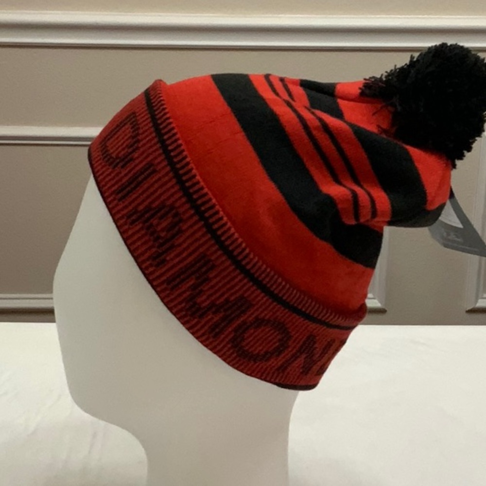 Black Diamond POM BEANIE - Black/hyper red